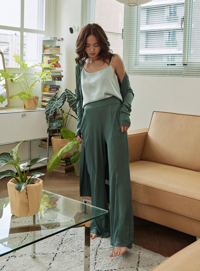 寬腰頭彈性合身微喇叭褲